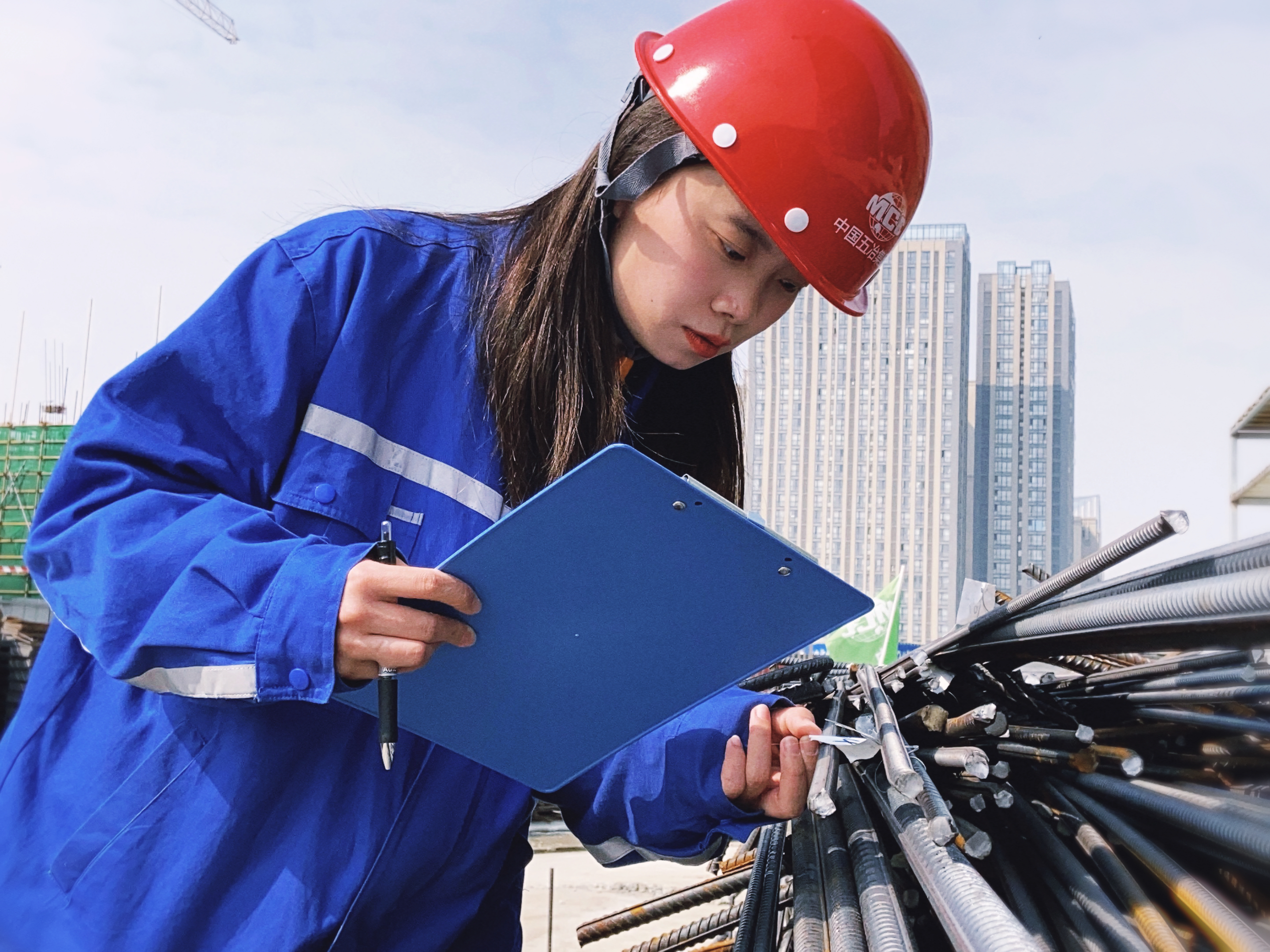 8.季琳依,房建事業部經營預算部科員。宣言。.jpg undefined