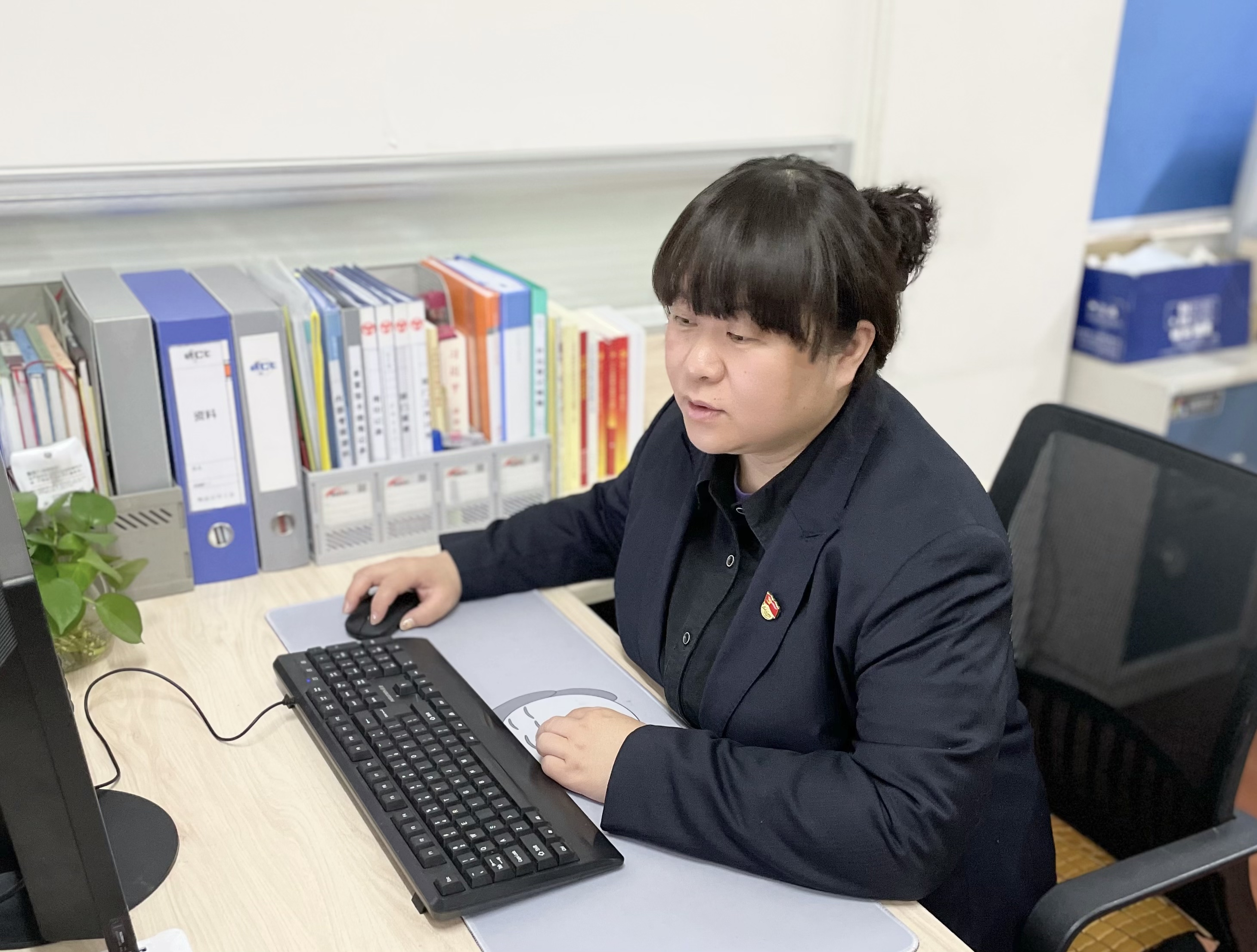 15.劉紅,鴻強物業公司力量。.jpg undefined